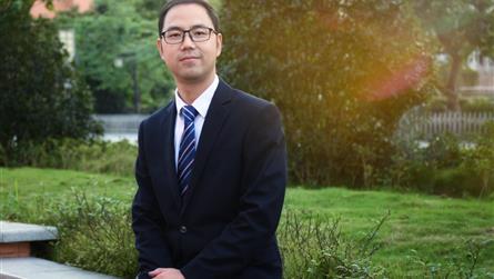 2020“感動冠城教育”十大年度人物——王燕飛