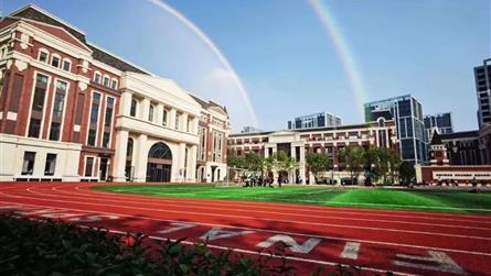 藍港依然美麗 冠城守護夢想 || 成都藍港外國語學...