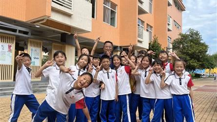 花式戰疫 青春飛揚——冠城七中師生駐?？挂哒n外活動...