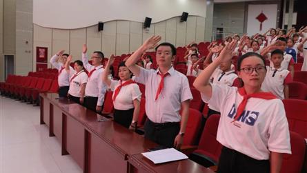 爭當領頭雁 爭做好少年——冠城七中隆重舉行第八屆大...