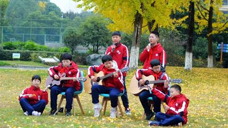 成冠實(shí)驗(yàn)舉行第四屆銀杏課程成果展開幕式暨“學(xué)科+”...