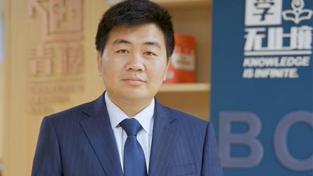 2021“感動冠城教育”十大年度人物——符文耀