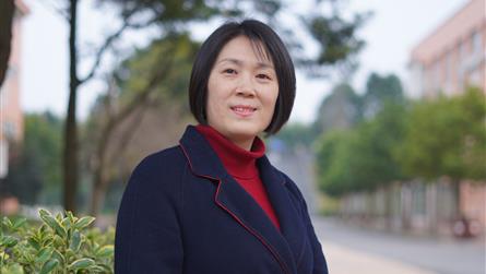 2021“感動冠城教育”十大年度人物——張紅