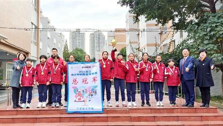 燦然若晨星 蓬勃正少年 ‖ 成都冠城實(shí)驗(yàn)學(xué)校學(xué)生籃...