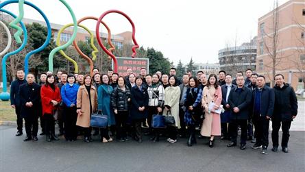 立心鑄魂，追尋有溫度的教育 || 何少衡校長在“國...