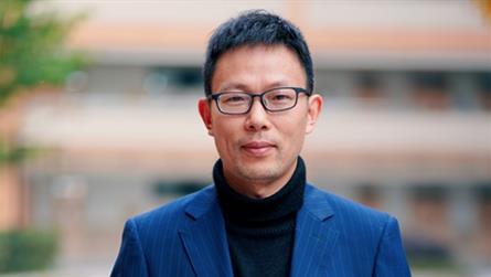 2023“感動(dòng)冠城教育”十大年度人物——鄧?yán)藨c