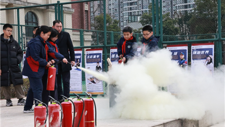 成都藍港外國語學校|| 筑牢安全防線 共建平安校園